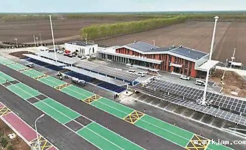 东北三省第一座 光储充液冷超级充电站投入使用